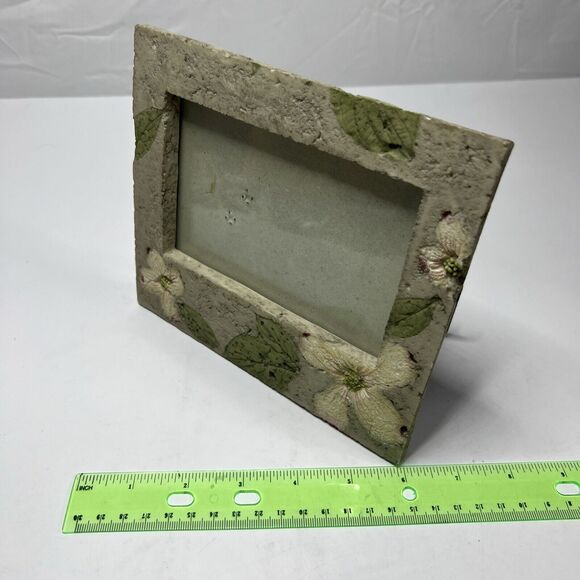 Resin Faux Stone 4x6 Photo Frame. 6.5x7 Overall - Picture 3 of 6